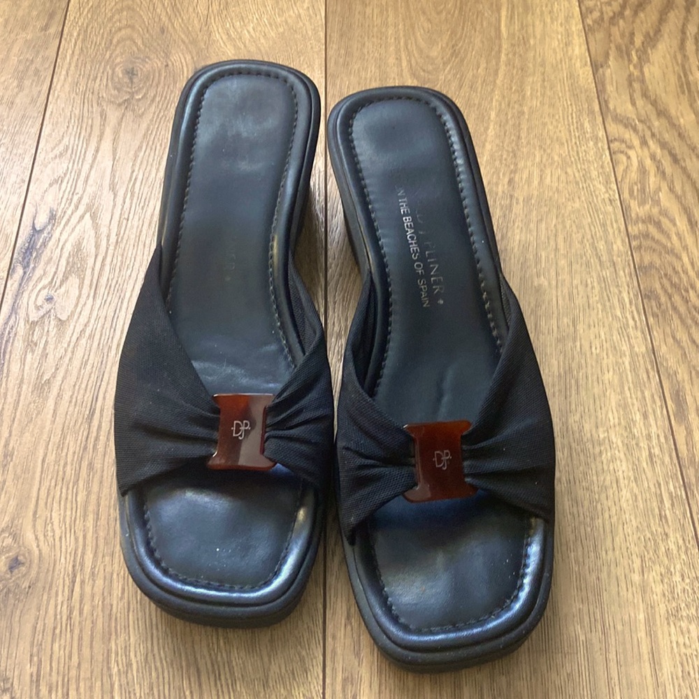 Donald J Pliner Vintage RARE heeled beach sandals